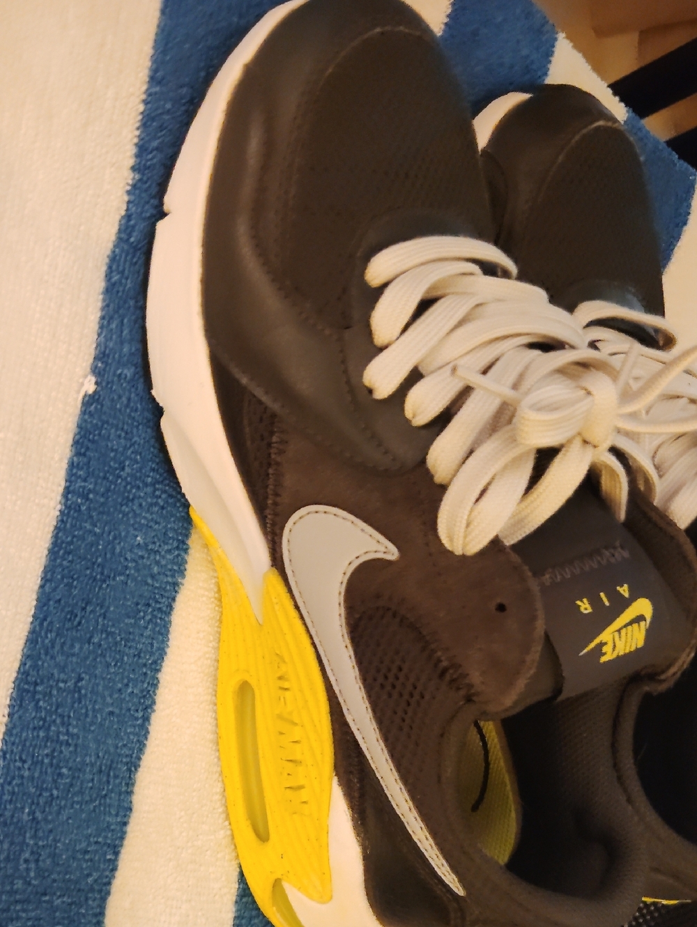 Nike Men’s Black and White Sneakers with Yellow Accents
